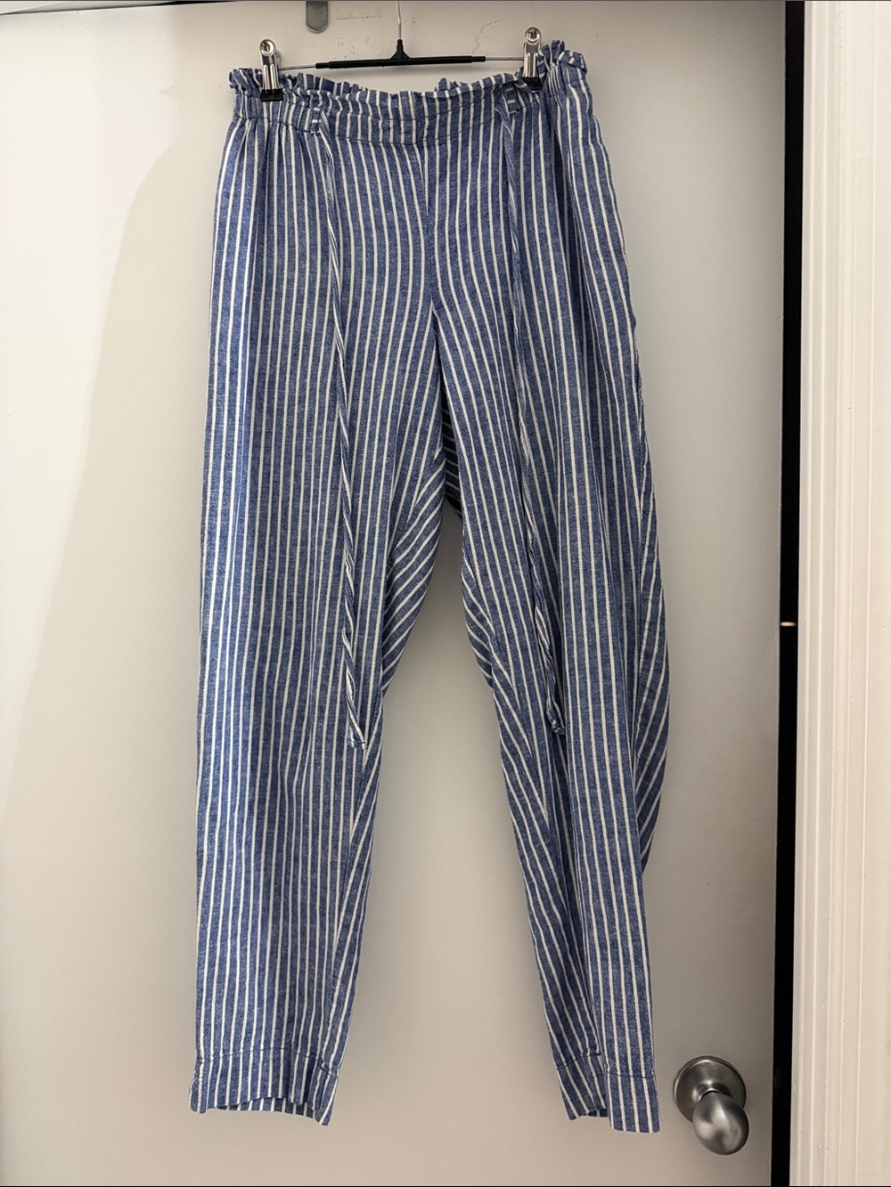 Striped Blue & White Women’s Casual Drawstring Pants with Pockets